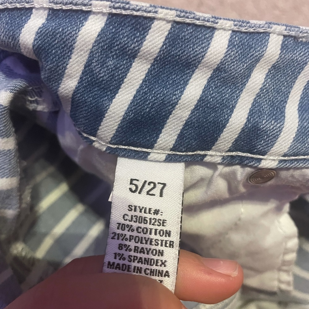 Never worn amazing condition very comfy material